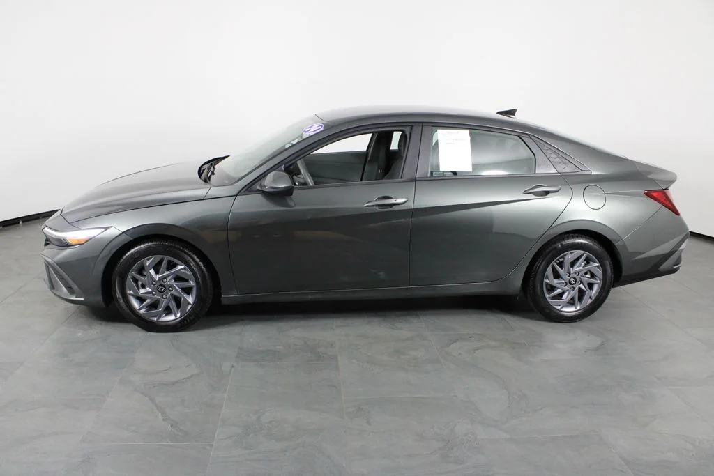 Used 2024 Gray Hyundai SEL image 12