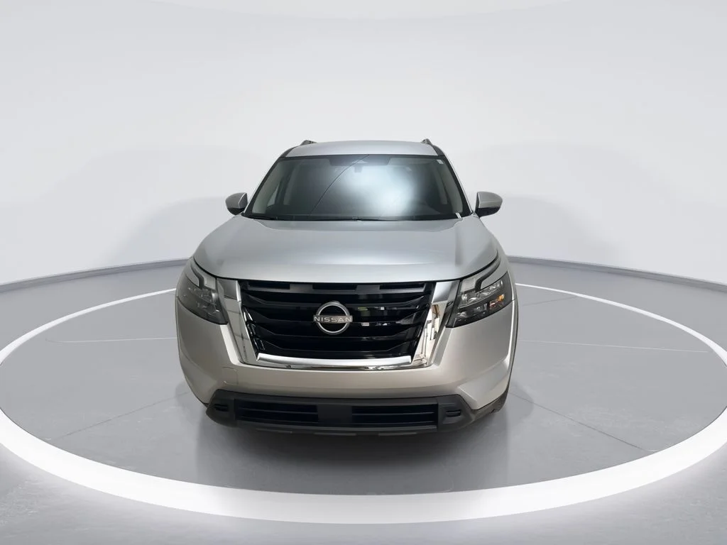 Used 2023 Silver Nissan SV image 2