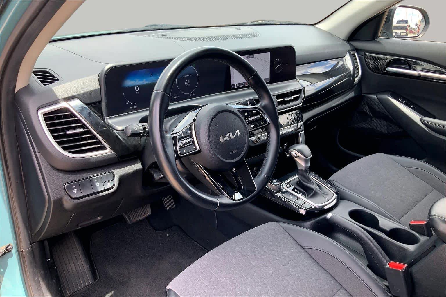 Used 2024 Pluton Blue/Black Roof Kia S image 18