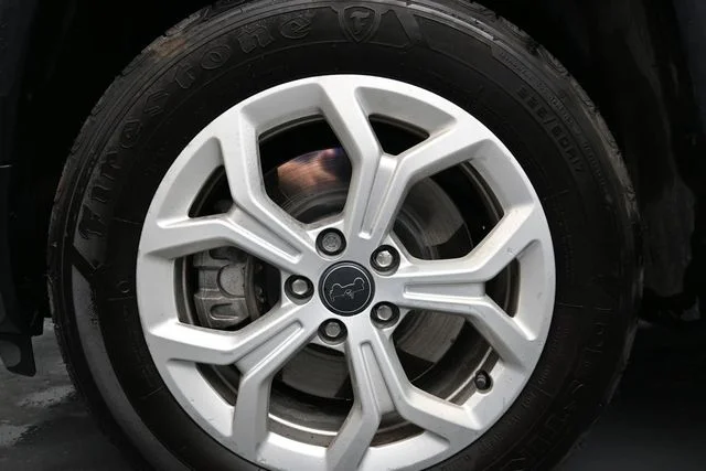 Used 2025 White Jeep Sport image 31