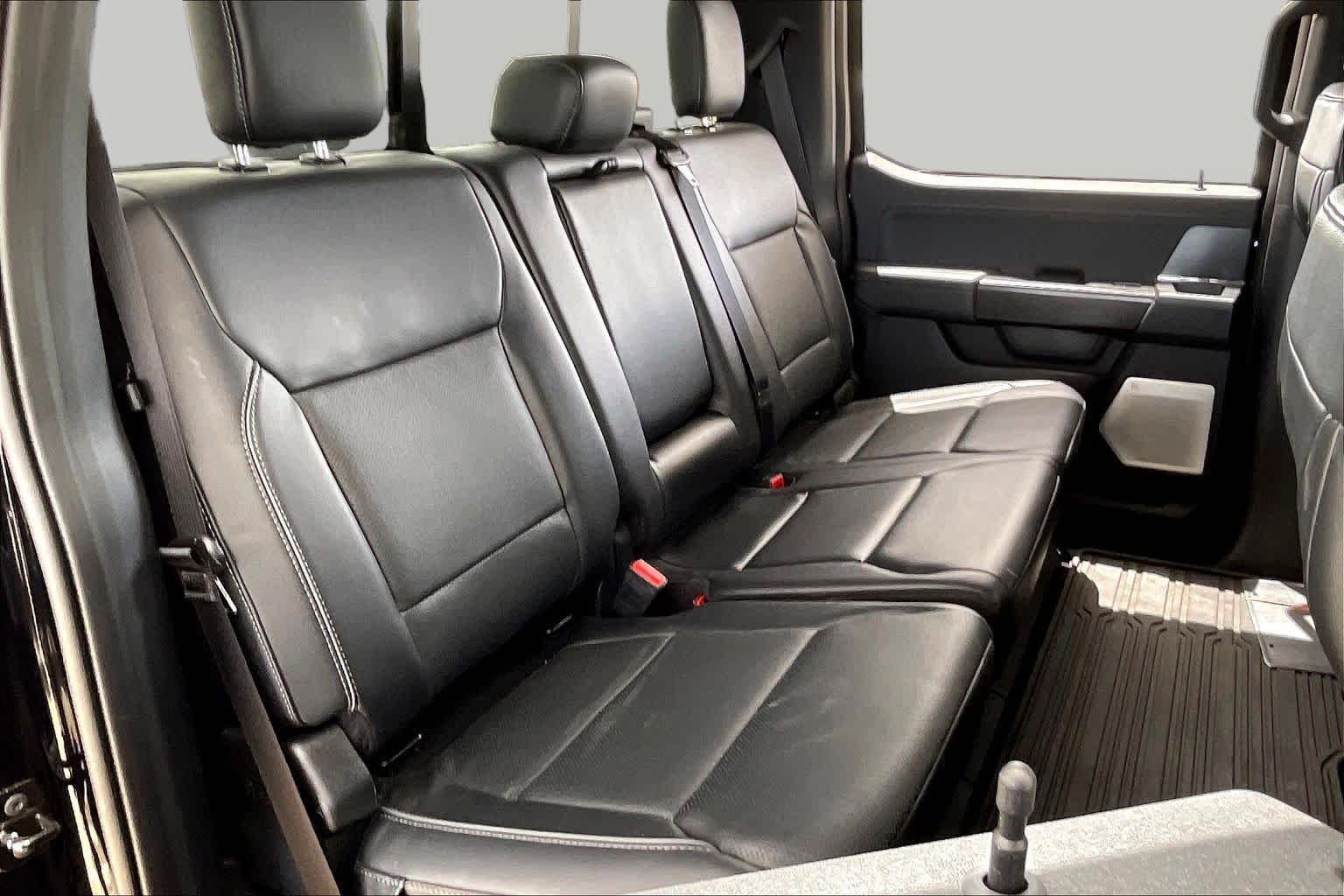 Used 2024 Agate Black Metallic Ford LARIAT image 19