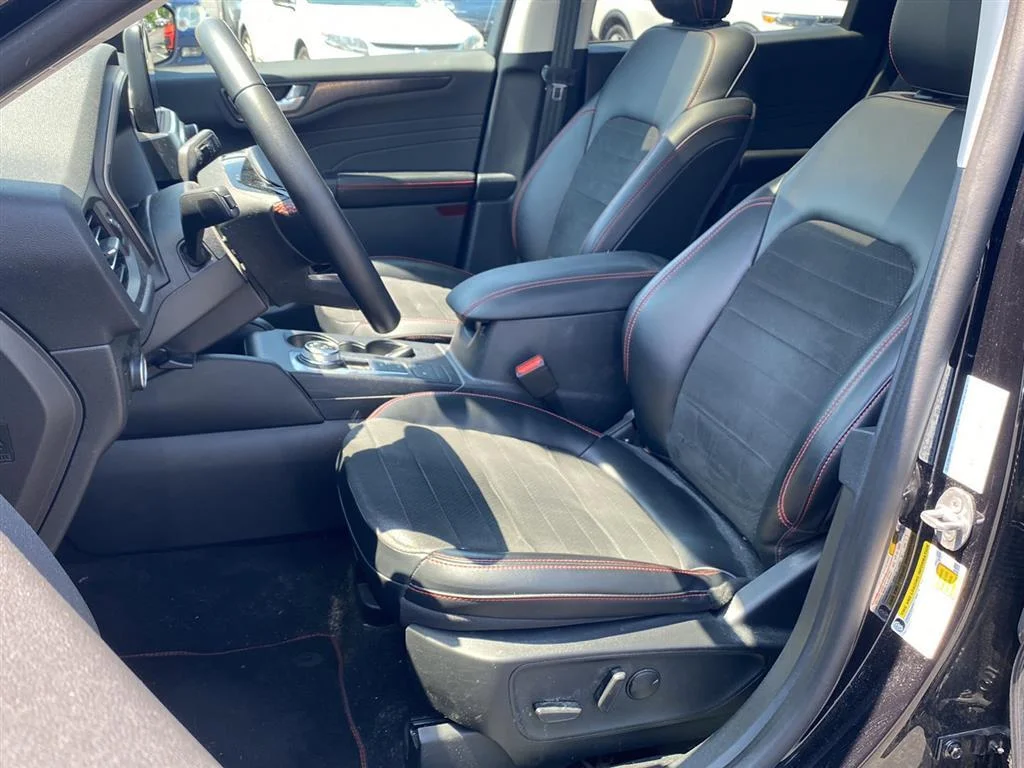 Used 2022 Agate Black Ford SEL image 2