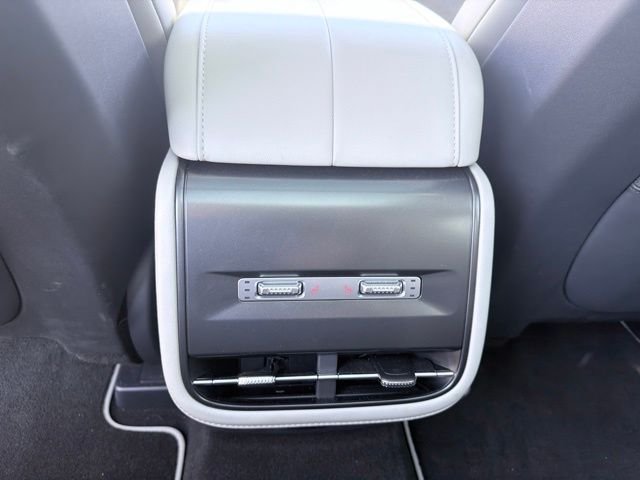 Used 2026 White Lincoln Reserve image 12