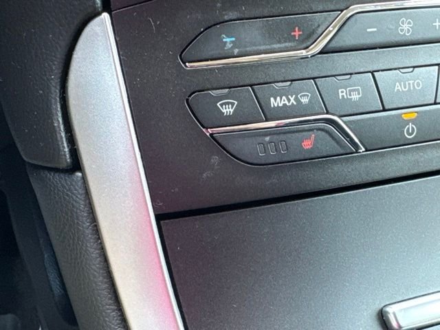 Used 2018 White Ford SEL image 23