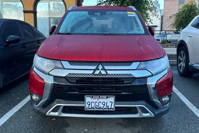 Used 2020 Red Diamond Mitsubishi SEL image 3