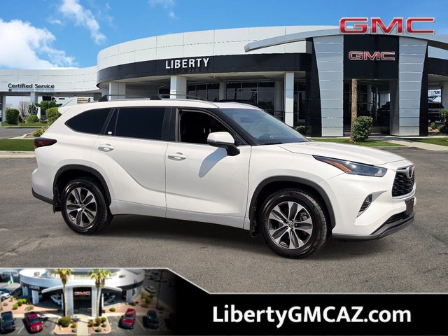 2024 Toyota Highlander LE