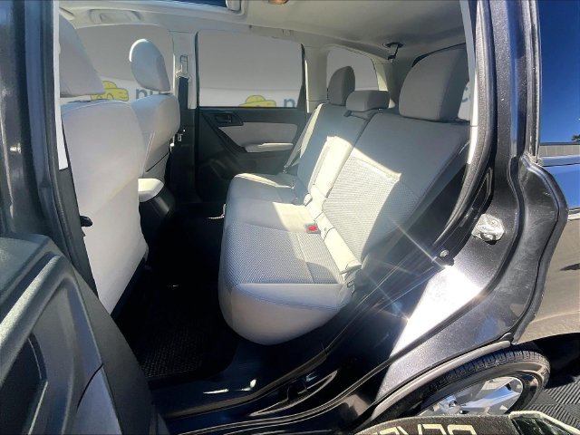 Used 2015 Gray Subaru 2.5i Premium image 22