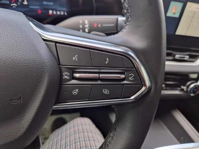 2025 Chevrolet Equinox LT - Photo 19