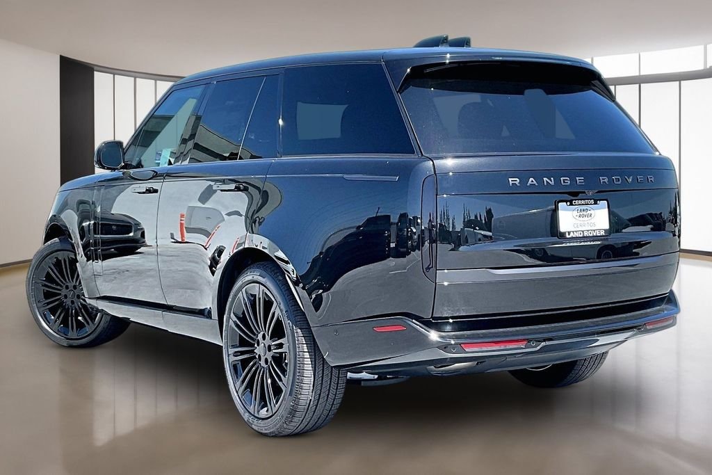 New 2026 SANTORINI BLACK Land Rover SE image 3