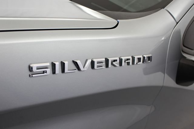 Used 2025 Gray Chevrolet LT image 27
