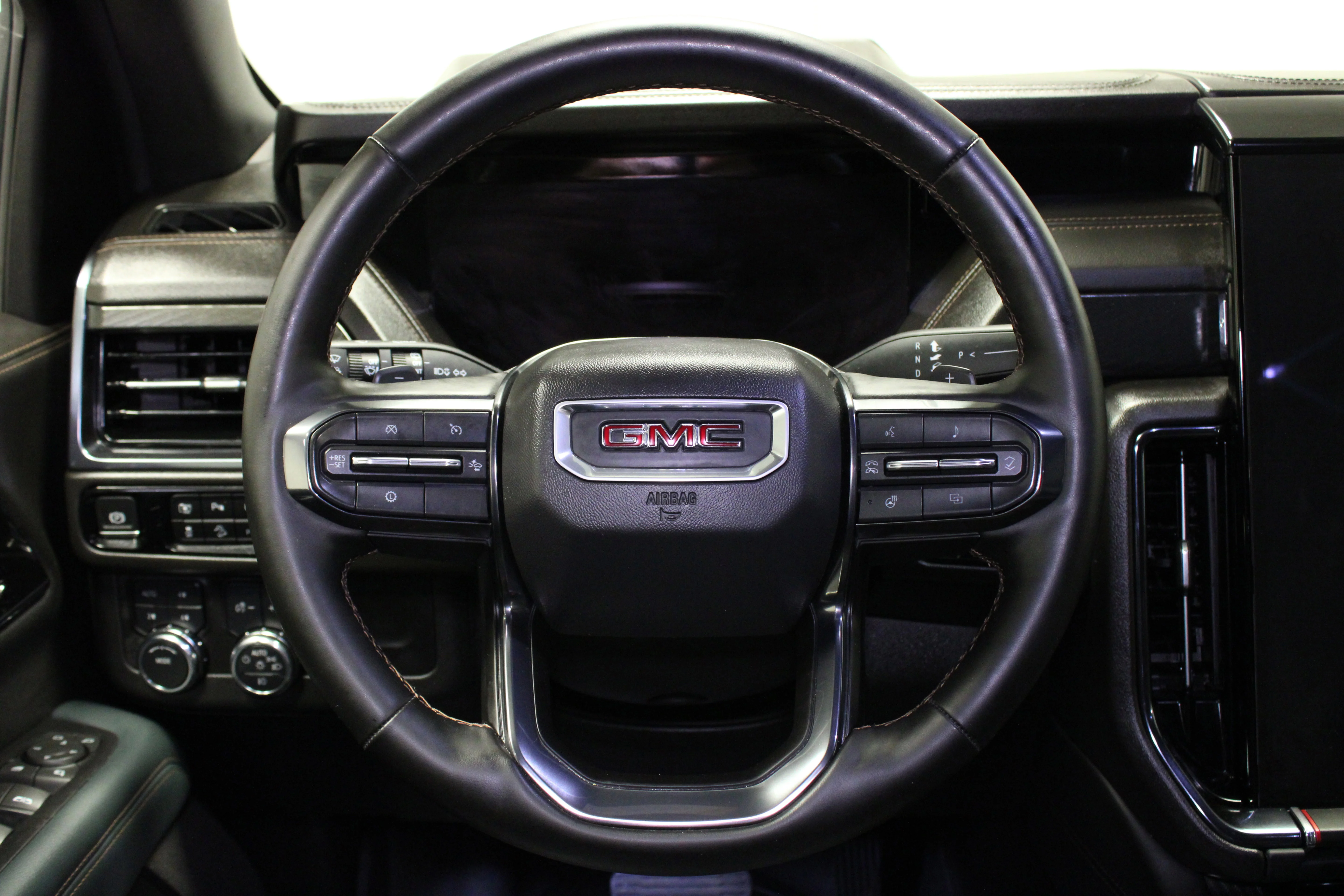 Used 2025 Onyx Black GMC AT4 image 24