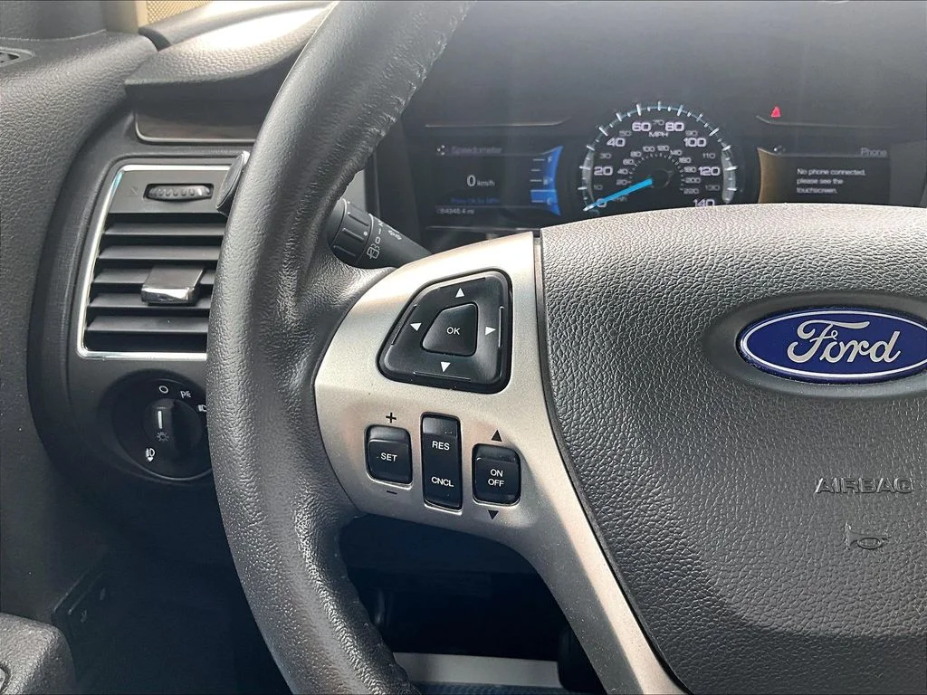 Used 2018 Red Ford SEL image 19
