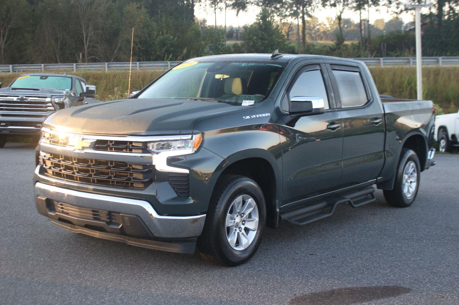 Used 2025 Cypress Gray Chevrolet LT image 3