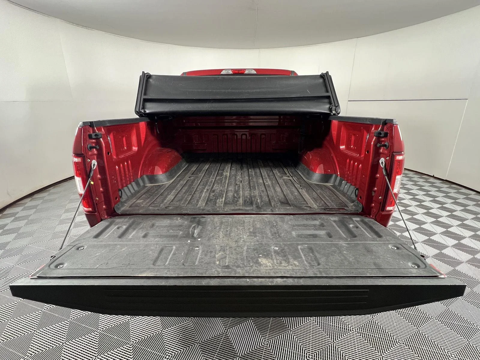 Used 2020 Rapid Red Metallic Tinted Clearcoat Ford XLT image 20