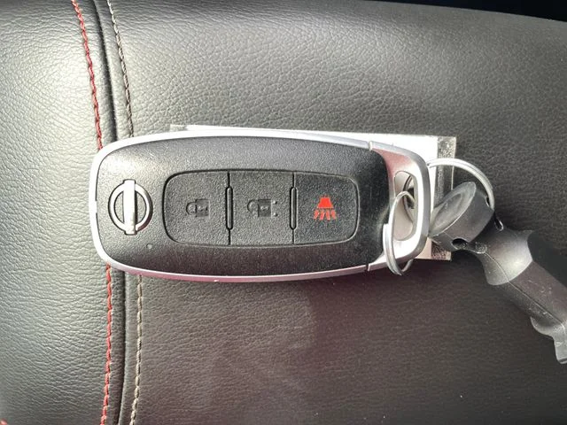 Used 2025 Black Nissan SR image 29