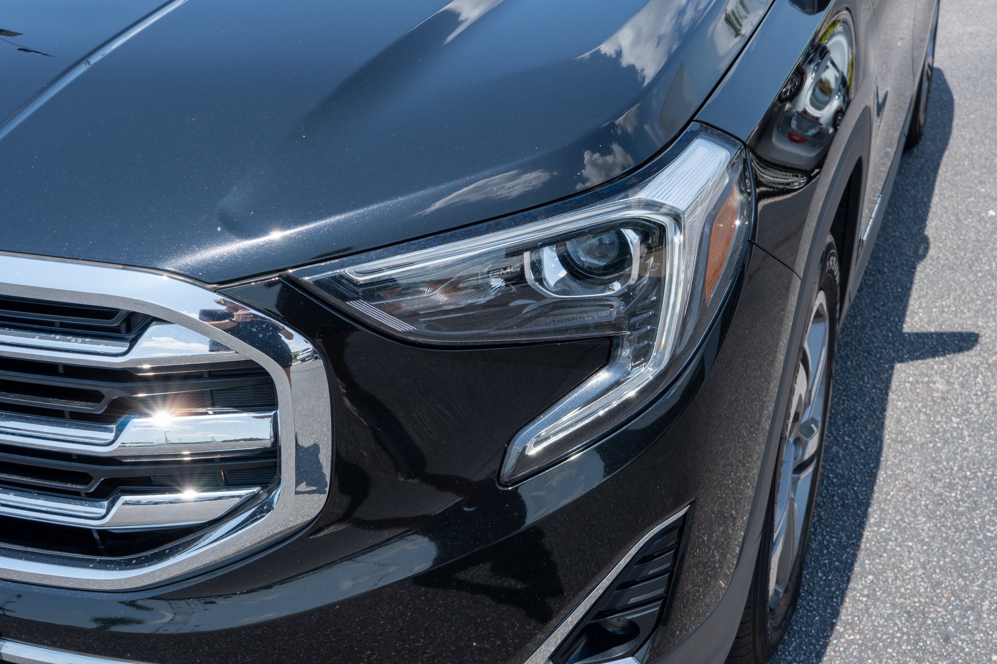 Used 2020 Ebony Twilight Metallic GMC SLT image 9
