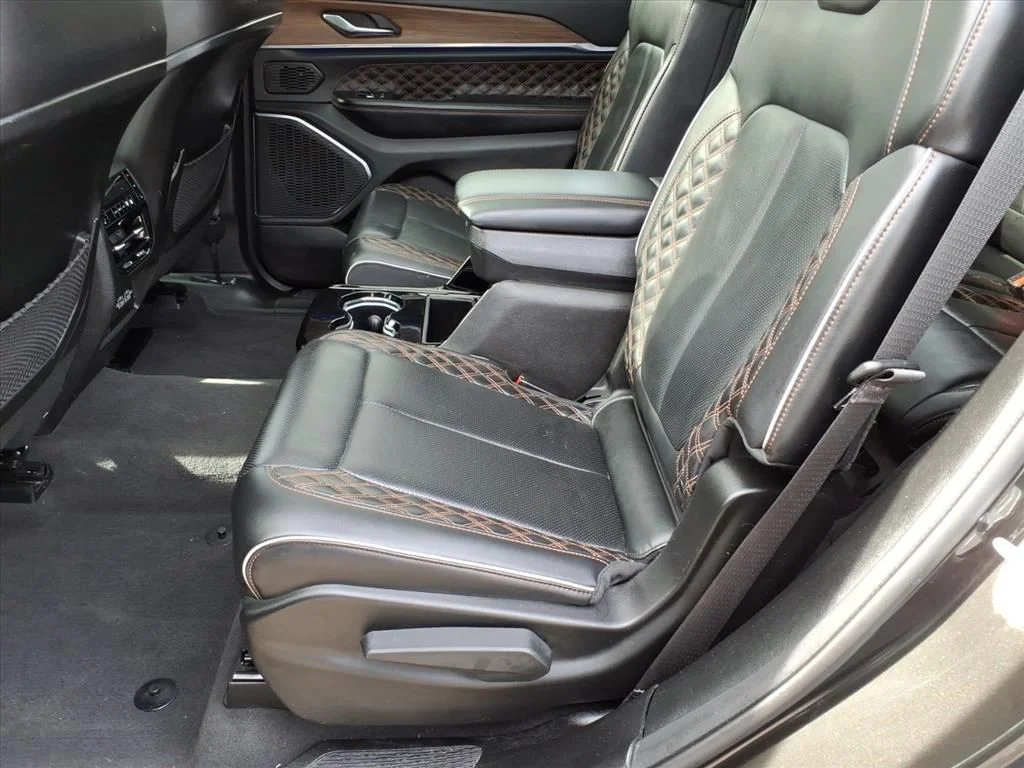 Used 2022 Gray Jeep Summit image 14