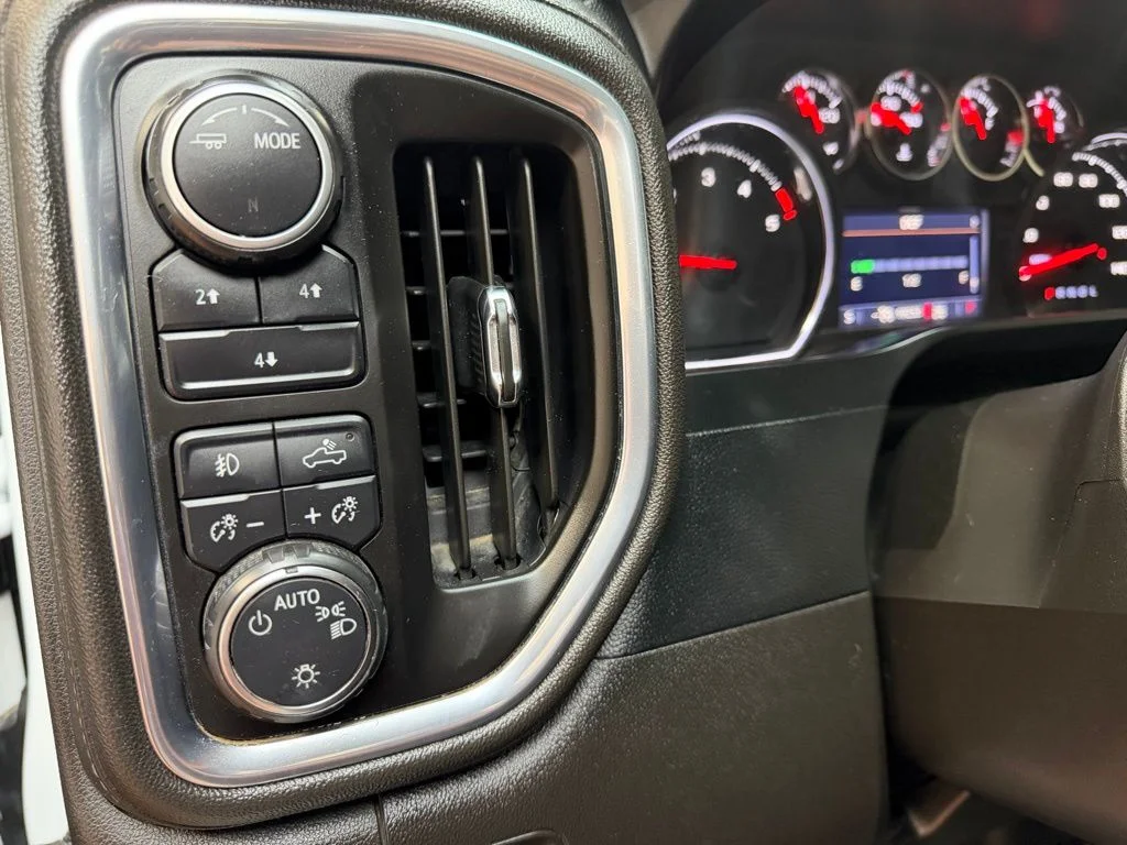 Used 2022 White Chevrolet LT image 20