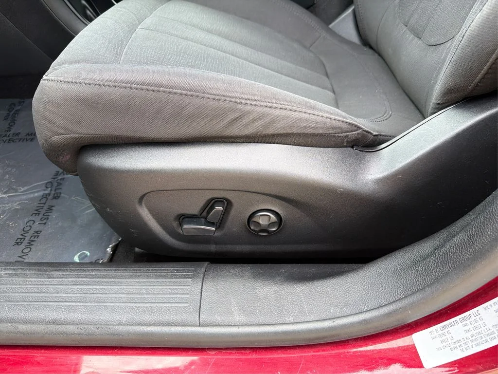Used 2015 Velvet Red Pearlcoat Chrysler Limited image 18