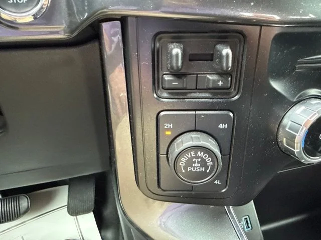 Used 2023 Silver Ford XLT image 39