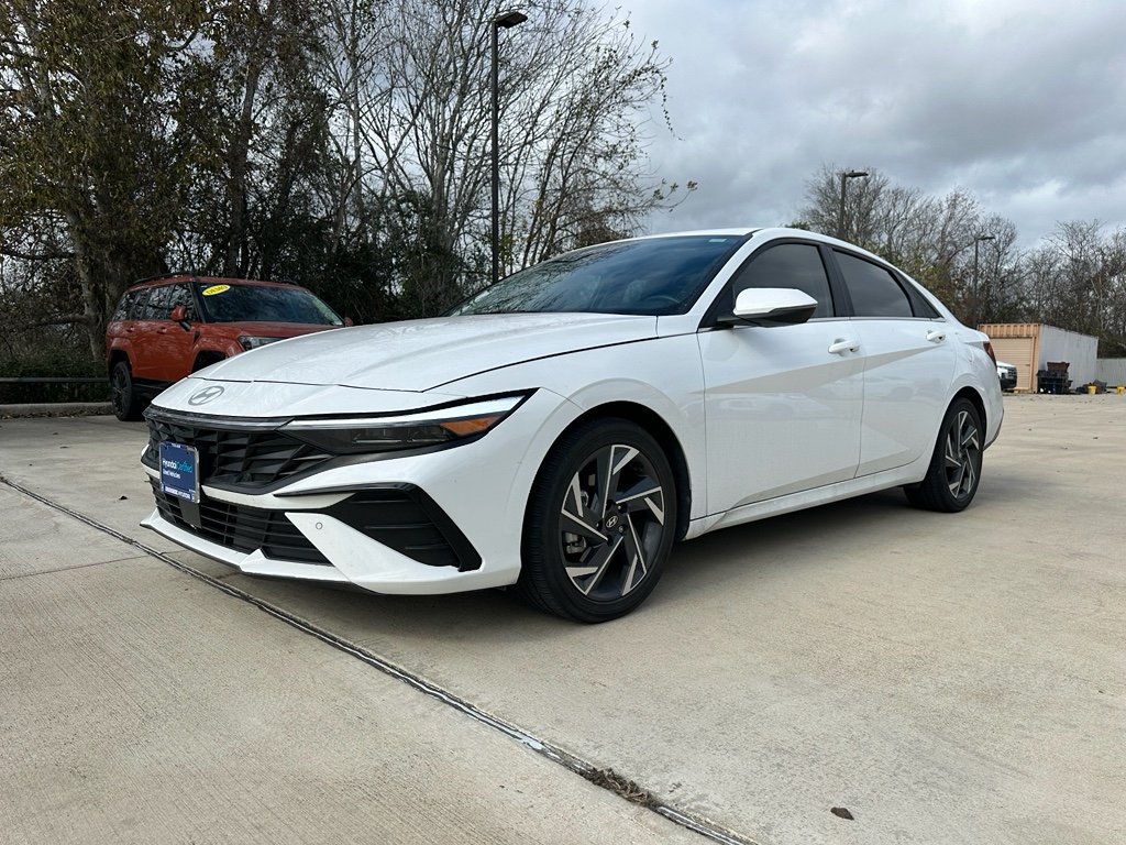 2024 Hyundai Elantra Limited