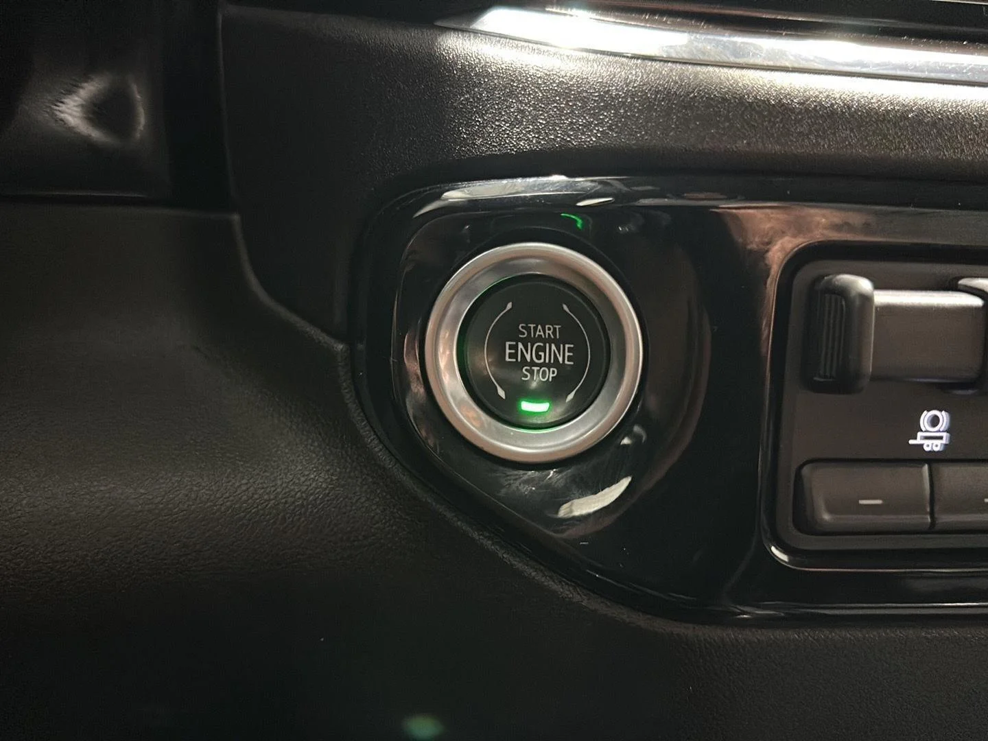 Used 2024 Summit White Chevrolet LTZ image 16