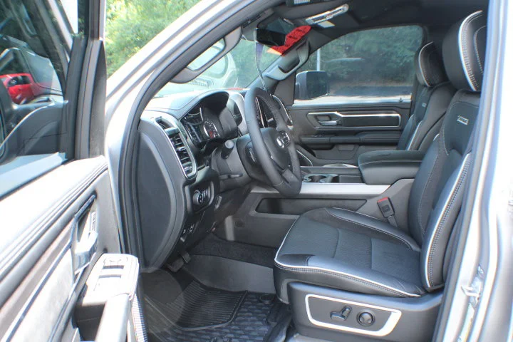 Used 2026 Billet Silver Metallic Clearcoat Ram Laramie image 14