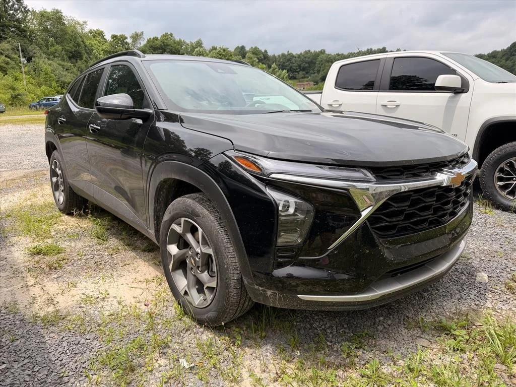 Used 2025 Black Chevrolet LT image 11