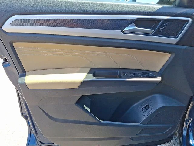 2023 Volkswagen Atlas Cross Sport SE w/Tech - Photo 12