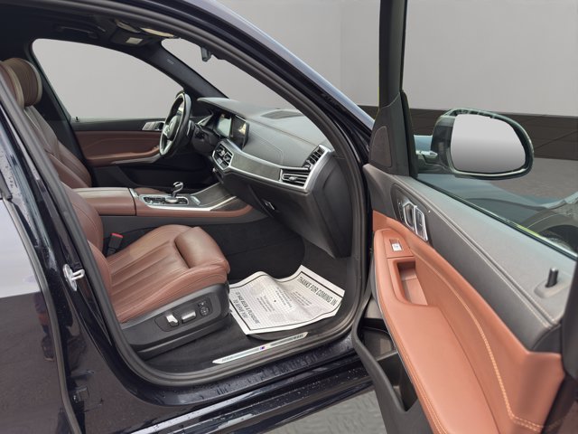 Used 2022 Carbon Black Metallic BMW xDrive40i image 27