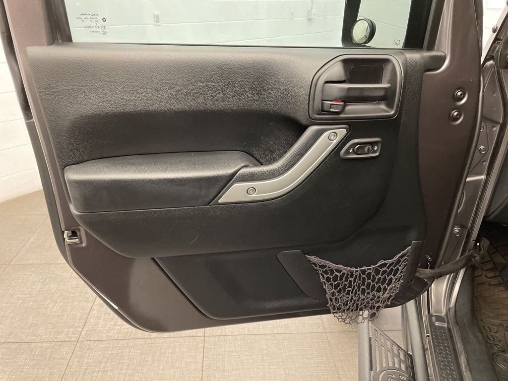 Used 2016 Gray Jeep Unlimited Rubicon image 19