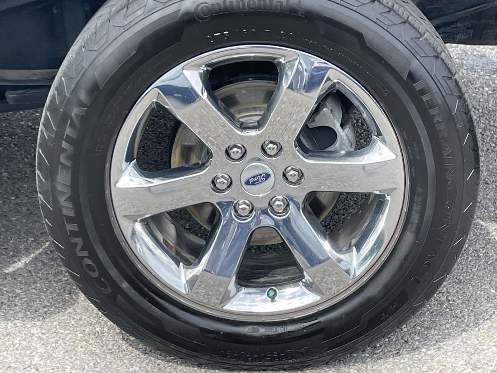 Used 2023 Silver Ford LARIAT image 24