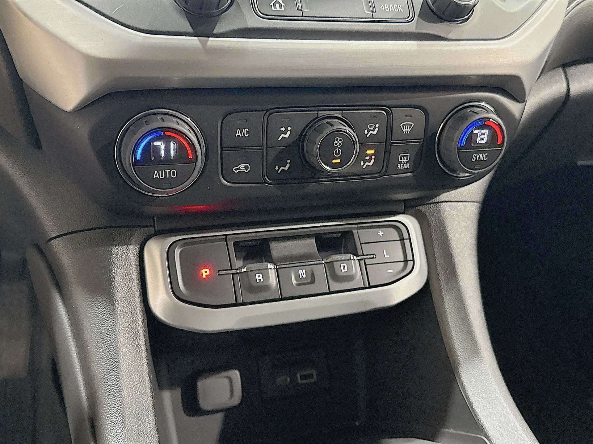 Used 2023 Ebony Twilight Metallic GMC SLE image 18