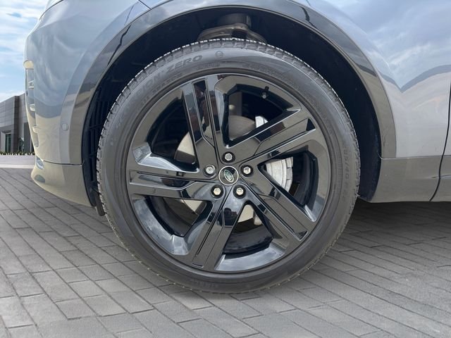 Used 2025 Blue Land Rover Dynamic SE image 9