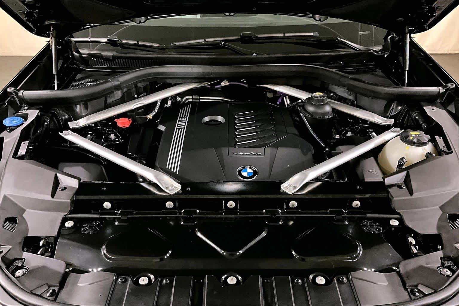 Used 2023 Carbon Black Metallic BMW xDrive40i image 29