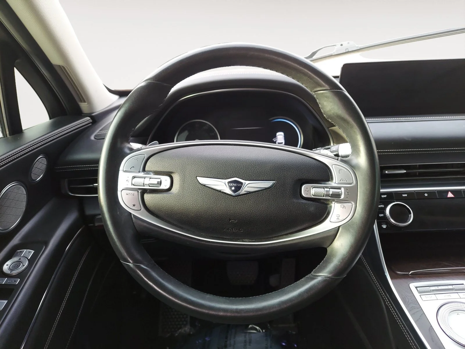 Used 2022 Savile Silver Genesis 2.5T image 13