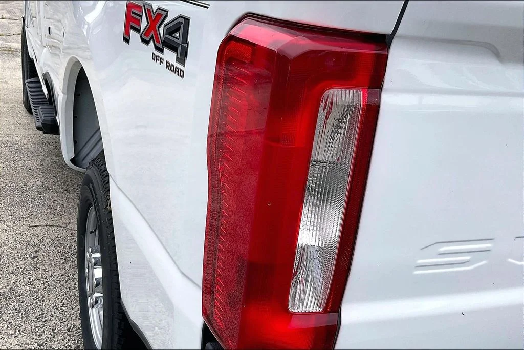 New 2026 Oxford White Ford F-250® XL image 27