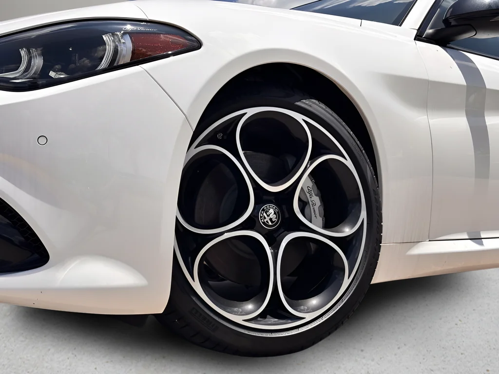 New 2026 White Alfa Romeo Base image 25