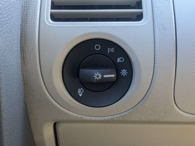 Used 2010 White Ford SE image 23