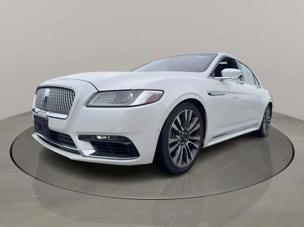 Used 2018 White Lincoln Reserve image 3
