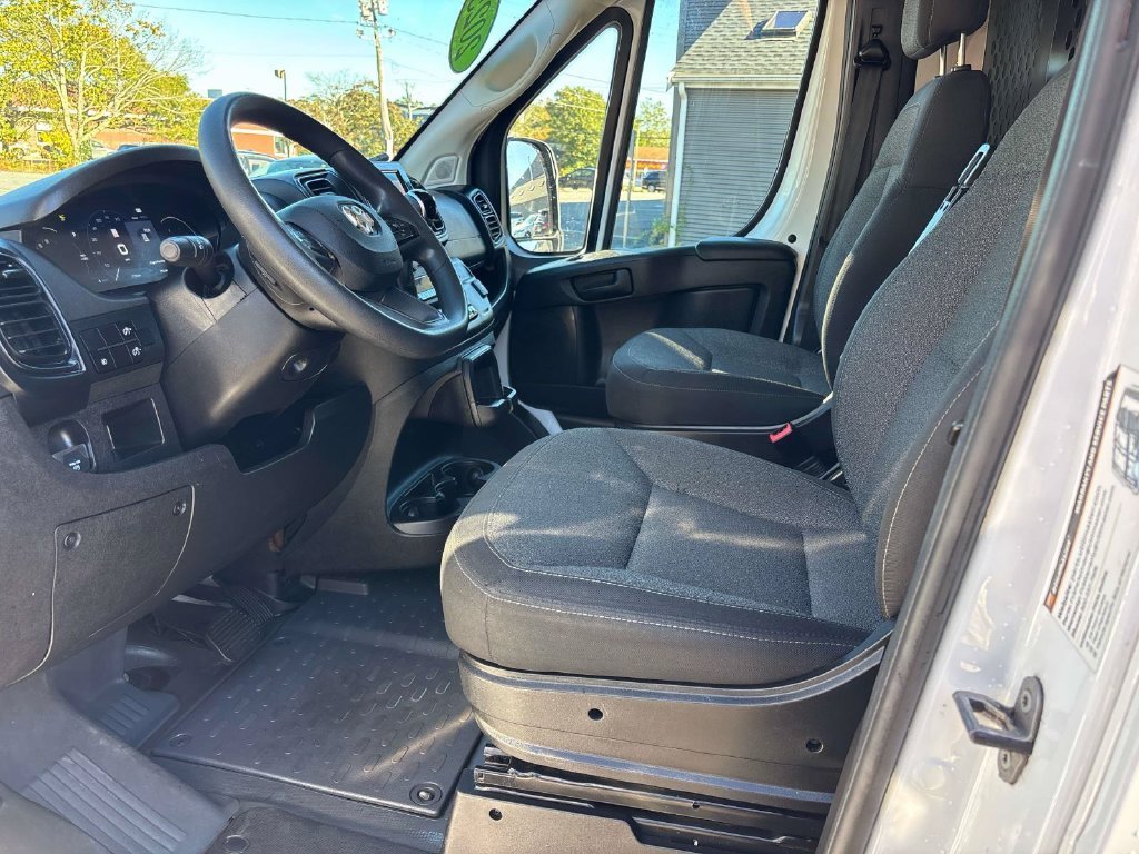 Used 2025 White Ram Base image 6