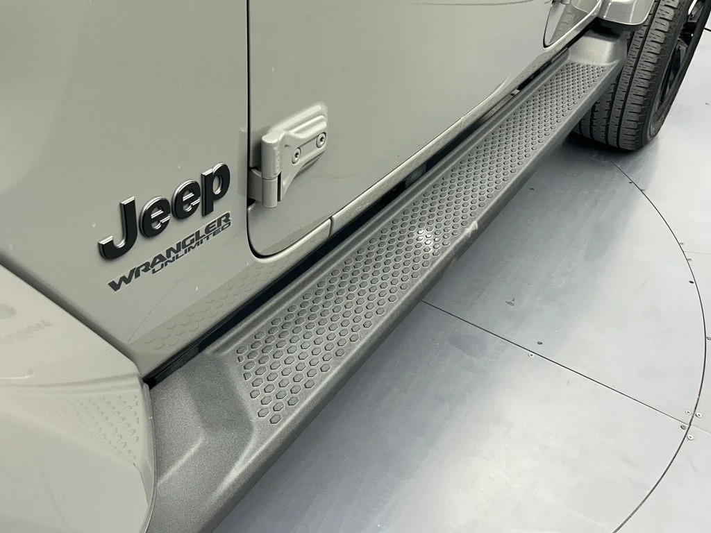 Used 2022 Sting-Gray Clearcoat Jeep Unlimited Sahara High Altitude image 30