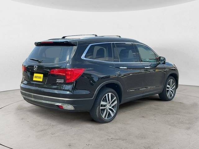 Used 2017 Black Honda Touring image 5
