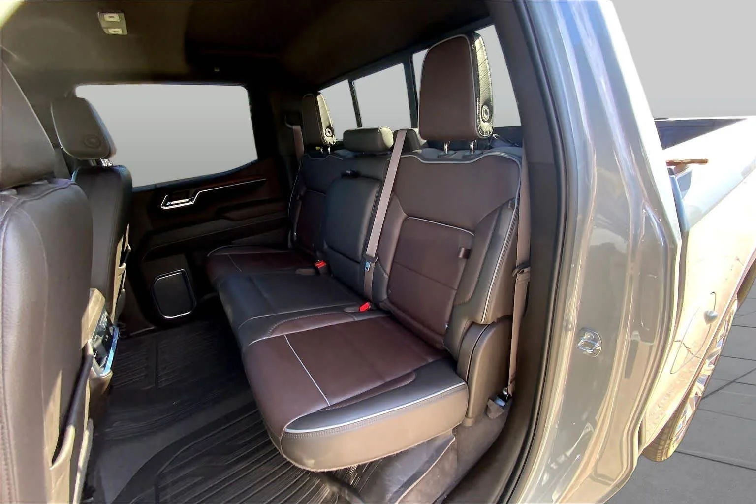 Used 2024 Sterling Metallic GMC Denali image 19