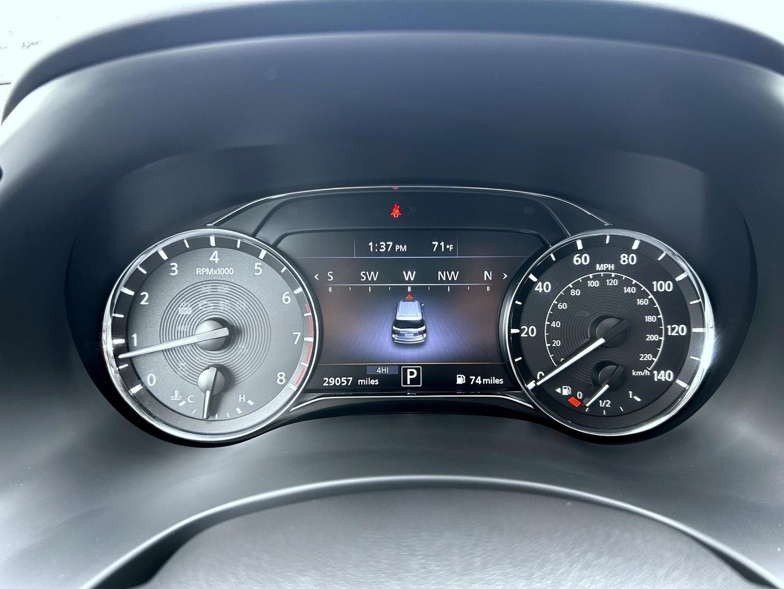 Used 2023 Gray INFINITI LUXE image 14