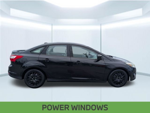 Used 2012 Black Ford SE image 7