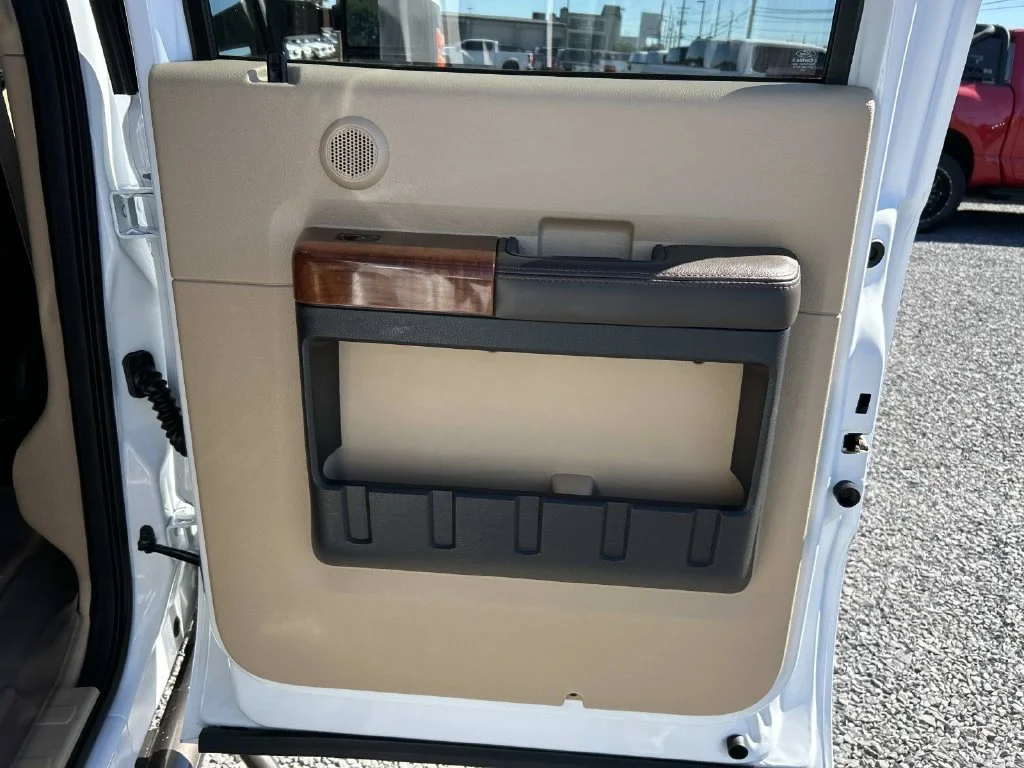 Used 2016 White Ford King Ranch image 24