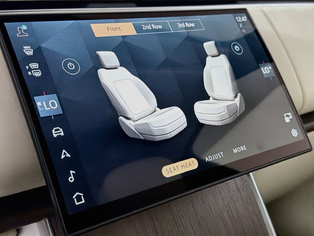 New 2027 Fuji White Land Rover SE image 21