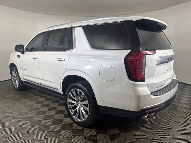 Used 2022 White Frost Tricoat GMC Denali image 6