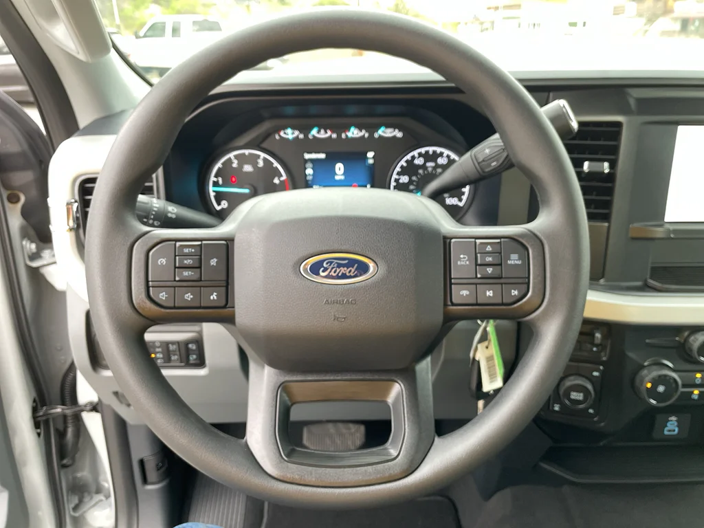 New 2026 Avalanche Ford F-350® XLT image 15